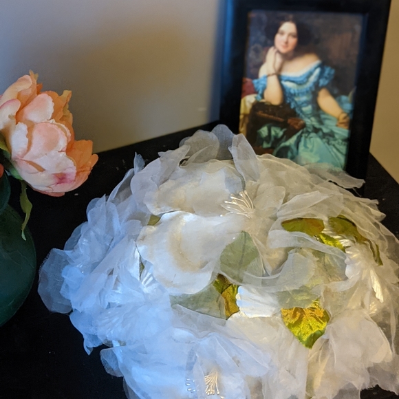 1950s Gorgeous Church Hat with Flowers (vintage) - Picture 2 of 2